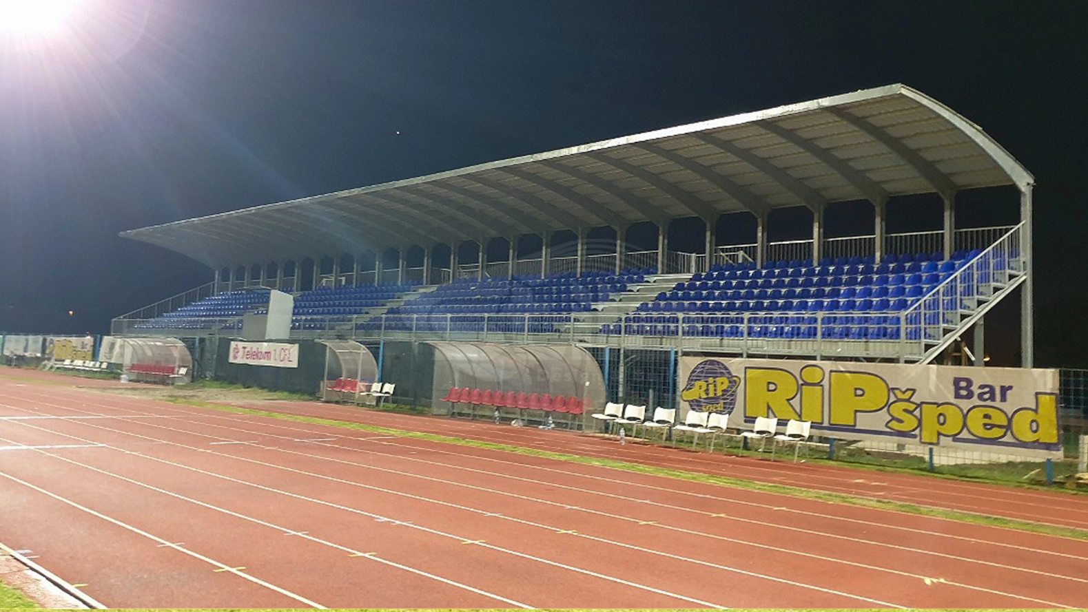 Крытая Трибуна Стадиона Тополица