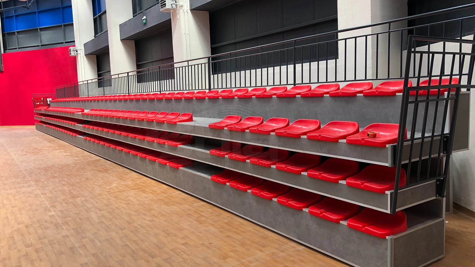 Спортивный зал Seta с телескопическими трибунами